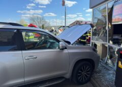 Accident în Benzinăria Rompetrol: A Intrat Cu Mașina N Vitrină!