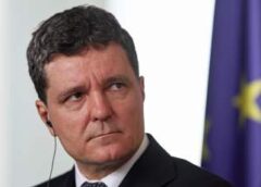 Cine Este Tânărul Care L A Amenințat Cu Moartea Pe Nicușor Dan