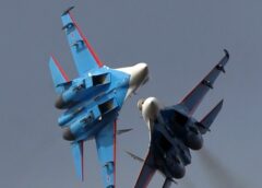 Două Avioane De Vânătoare S Au Ciocnit în Zbor