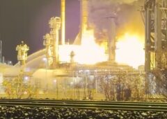 Explozii Puternice și Incendiu Uriaș într O Rafinărie