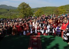 Hram Sărbătoare Cu Mii De Credincioși La Schitul „sfântul Gheorghe” Din Turț Băi