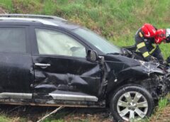 Mașină LovitĂ De Tren între Beclean și Șintereag! Șoferul De 62 De Ani A Scăpat Ca Prin Minune, Cu Răni Ușoare!