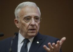Mugur Isărescu Avertizează Că Există Decalaje Mari în Educaţia Financiară A Populaţiei