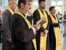 Oltenița. Sediul Primăriei A Fost Vizitat De Preoți în Joia Mare