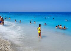 Plaje Spectaculoase Din Grecia Care Intră Sub Reguli Dure Din Cauza Turismului Excesiv: Lefkada Este Vizată De Măsuri Noi