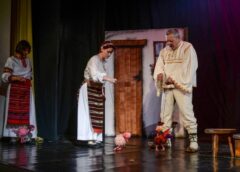 Spectacolul „fata Babei și Fata Moșneagului”, Programat Pe 25 Aprilie La Teatrul Municipal Baia Mare – Secția Păpuși
