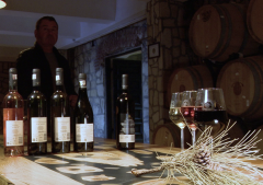 Vinul, Nelipsit De Pe Masa De Paște