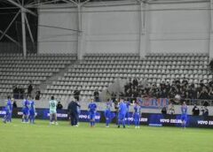 3 Fotbaliști Din Fcsb 2006 Au Refuzat La Final Să Salute Galeria Roș Albastră, Pe Arcul De Triumf