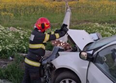 Accident Grav Pe Dn6: O șoferiță și O Fetiță De 7 Ani, Transportate De Urgență La Spital După Impactul Cu Un Stâlp
