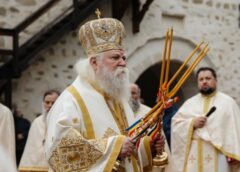 Arhiepiscopul Calinic Lansează „decalogul La Duminica Familiei Creștine”: „așezați L Pe Dumnezeu în Centrul Familiei”