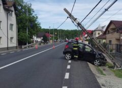 Beclean: O Femeie De 66 De Ani A Intrat Cu Mașina N Stâlp!