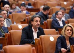 „clasa Simultană” A Devenit Simbolul Abandonului Copiilor De La țară