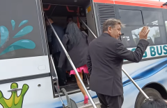 Licitația Pentru Cursele Cu Autobuzul Plutitor S A Amânat Din Motive Legale