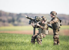 Mapn Anunţă Semnarea Unor Contracte De Aproape 700 De Milioane De Euro Fără Tva în Cadrul Programului Safe, Pentru Achiziţionarea De Drone, Echipamente Militare, Rachete şi Muniţie