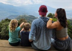 O Familie Cu Doi Copii A Vândut Tot și A Plecat în Jurul Lumii: „nu Au Nevoie De școală”