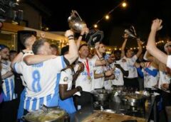 Petrecerea Craiovei S A Mutat Pe Malul Lacului! Mihai Rotaru, Scandări Cot La Cot Cu Jucătorii