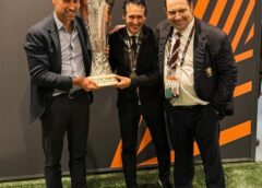 Prinţul William A Băut Bere Cu Jucătorii De La Aston Villa, După Câştigarea Ligii Europa Video