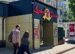 Sală De Jocuri Fără Supraveghere, Accesibilă Inclusiv Minorilor, Descoperită La Botoșani – Foto