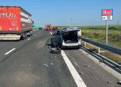 Tir Răsturnat Pe Dex 12, După Ce A Lovit O Mașină Staționată