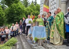 Video: Rusaliile La Biserica „sfinții Trei Ierarhi”de Pe Odobescu!