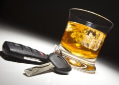 Alcool La Volan în Harghita: Un șofer A Intrat Cu Mașina într Un Copac, Altul A Fost Oprit în Trafic