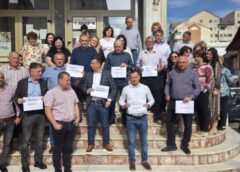Angajații Anaf Din Vâlcea și Gorj Protestează Față De Proiectul Legii Salarizării Unitare
