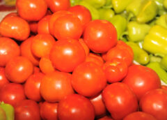 Anpc: Neconformităţi La Peste 120 De Tone De Legume Din 200 Verificate/ Aproape 27 De Tone Aveau Pesticide, în Limitele Admise, Deşi în Documente Figurau Fără Reziduuri De Pesticide