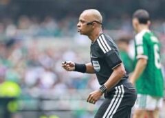 Arbitrul Devenit Viral După Primul Meci Al Cupei Mondiale, Asemănat Cu Un Actor Legendar! Imaginile Cu El Au Stârnit Reacții