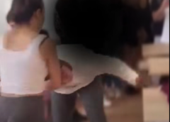 BĂtaie Ca N Filme Într O ClasĂ Din Giurgiu! Elevă Cu Ces, Umilită și Lovită Sub Privirile Colegilor Care Filmau Scena, Fără Să Intervină (vezi Imaginile Pe Link)