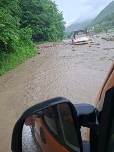 Probleme De Circulație Pe Dn 10, După Ploile Abundente