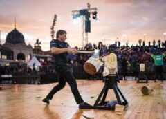 Zgomot De Drujbe și Lovituri Perfecte De Topor! Doar 6 Titani Au Rezistat Pe Scena Ridicată Pe Apă La Budapesta